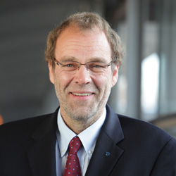 Dr. Frank Heimberg. Geschäftsführer. Friedhelm Olthuis